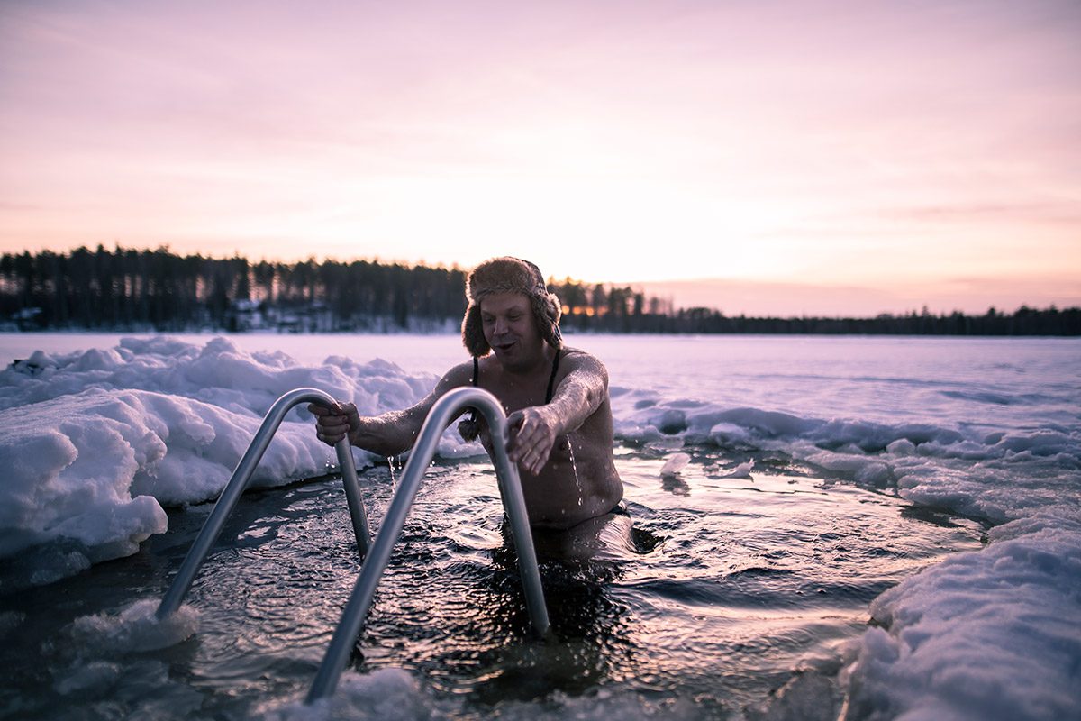 Eisschwimmen in Finnland